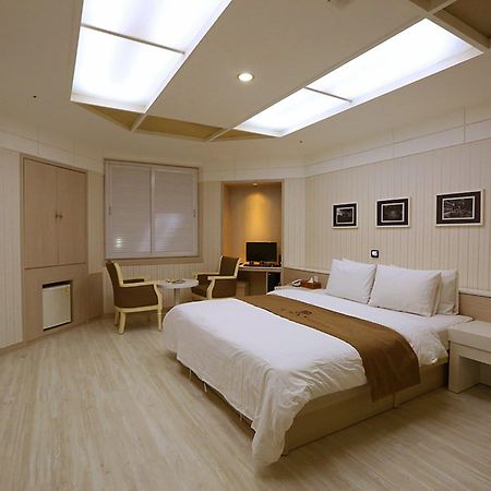 Bucheon Hotel Екстер'єр фото